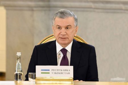 Президент Узбекистана принял участие в юбилейном саммите ЕАЭС