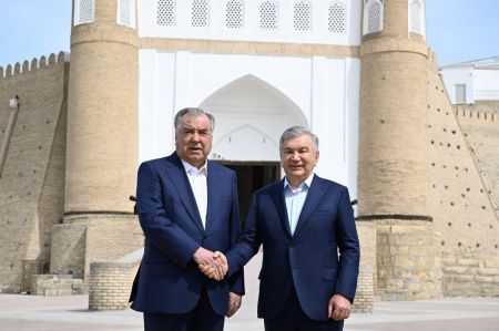 Лидеры Узбекистана и Таджикистана осмотрели достопримечательности Бухары