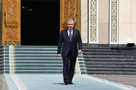 Президент Узбекистана отбыл в Азербайджан Президент Узбекистана отбыл в Азербайджан