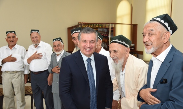 President got acquainted with a new building of the regional branch of the “Nuroniy” Foundation and “Nuroniylar maskani” complex