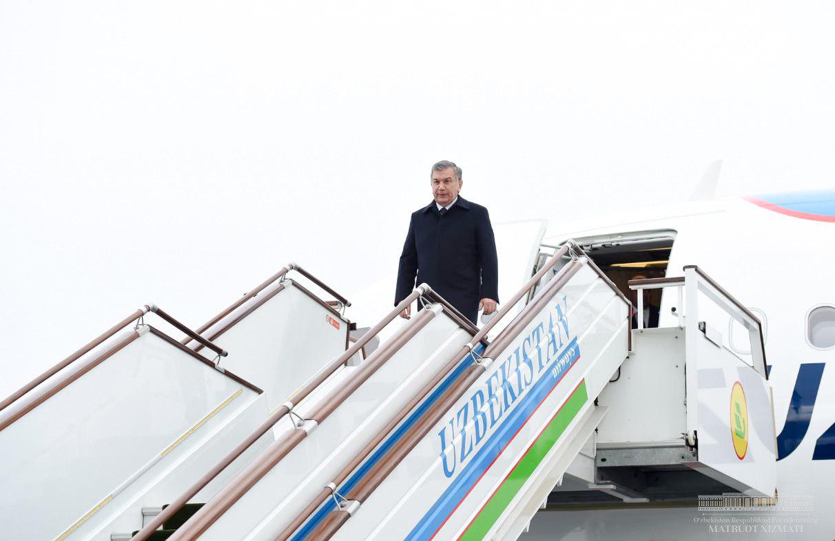 President arrives in Samarkand President arrives in Samarkand