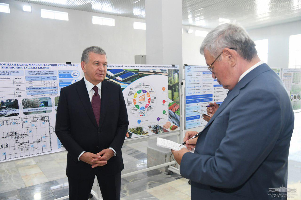 The President gets acquainted with Muinak Aqua Sanoat enterprise