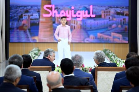 Президенты посетили текстильное предприятие «Нигора»