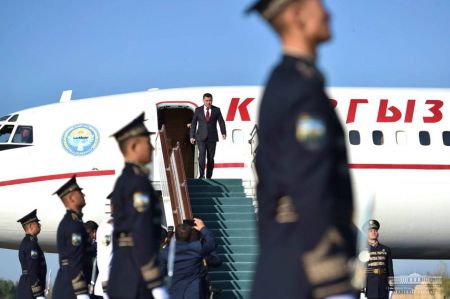 Қирғизистон Президенти Самарқандга келди Қирғизистон Президенти Самарқандга келди