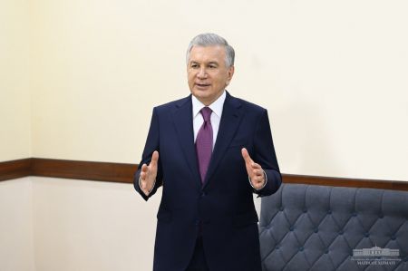 President Visits the Institute of National Variety Art