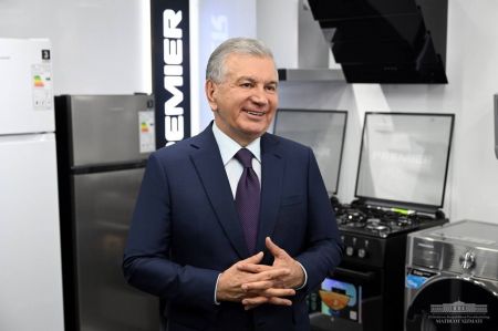 Uzbek President Visits Industrial Enterprises