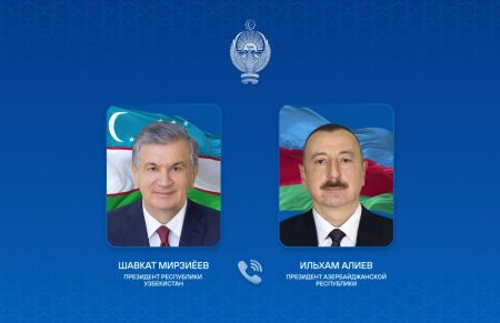 Лидеры Узбекистана и Азербайджана провели телефонный разговор