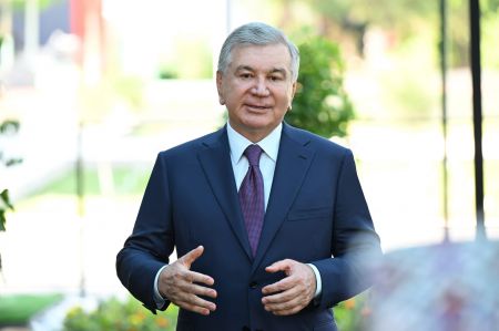 Президент посетил махаллю Дустлик в Бекабаде