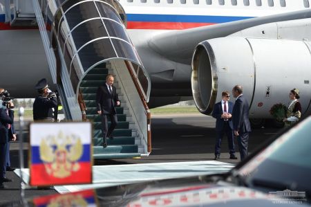 President of Russia Arrives in Uzbekistan President of Russia Arrives in Uzbekistan