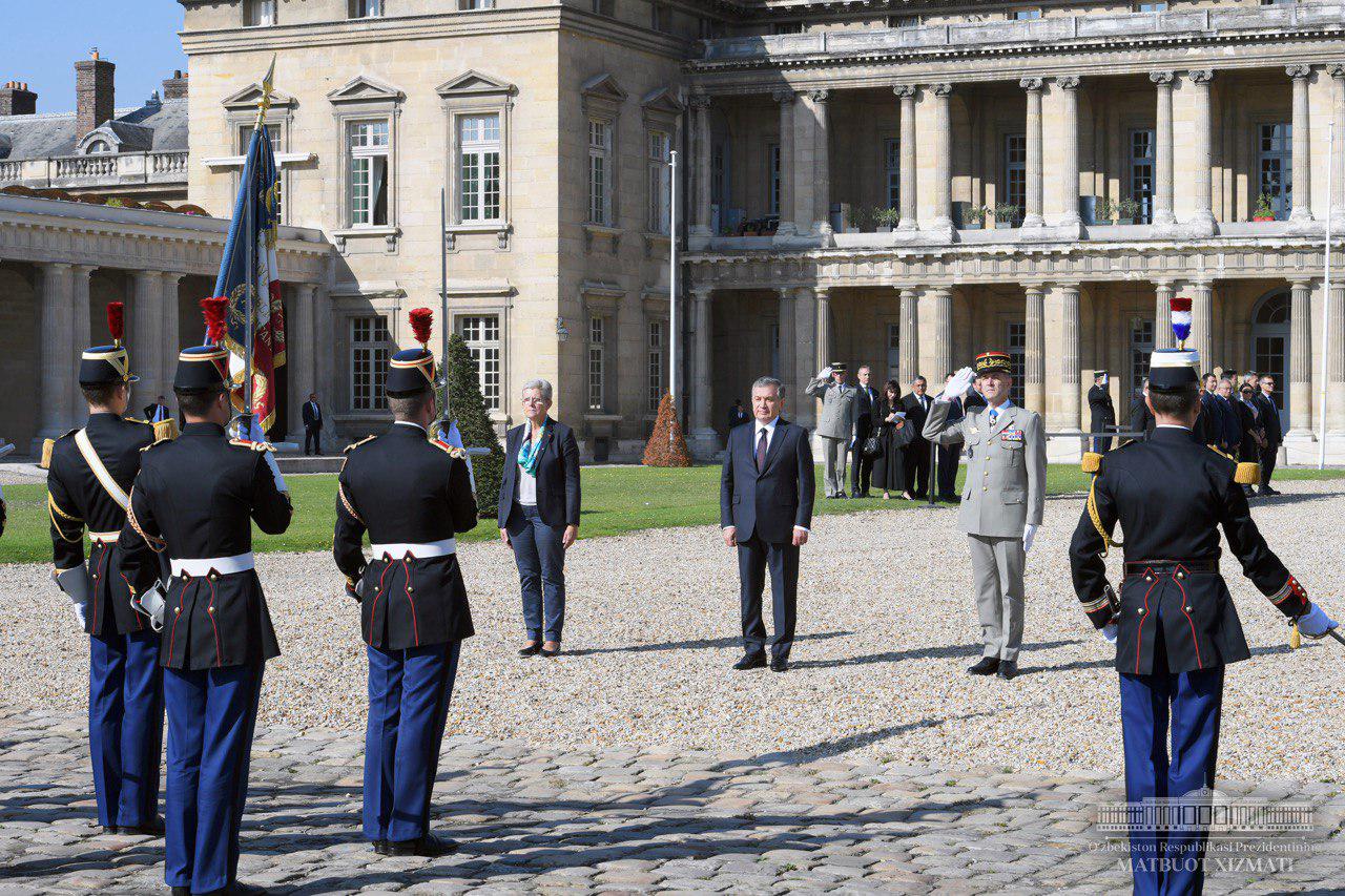 France welcomes the President of Uzbekistan France welcomes the President of Uzbekistan