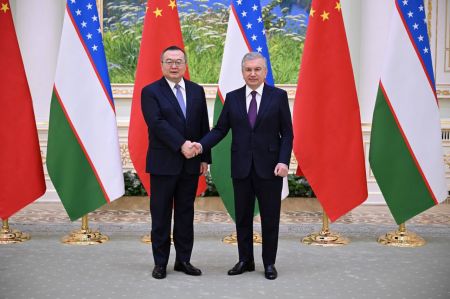 Президент Узбекистана принял делегацию КНР