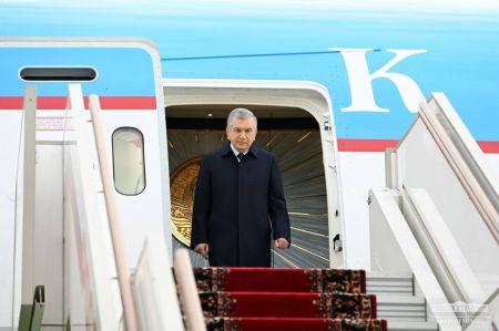 Президент Узбекистана прибыл в Москву Президент Узбекистана прибыл в Москву
