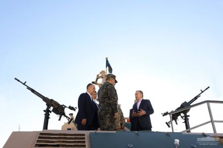 President Examines Conditions for Service and Life of Border Guards