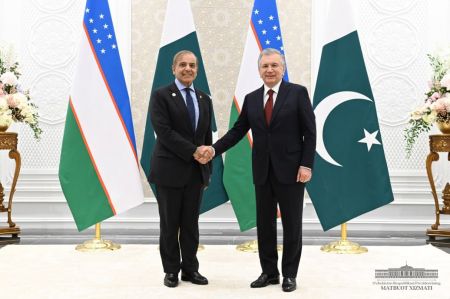 Leaders of Uzbekistan and Pakistan Discuss the Issues of Further Expanding Bilateral Partnership Leaders of Uzbekistan and Pakistan Discuss the Issues of Further Expanding Bilateral Partnership