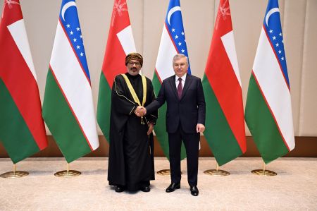 Oʻzbekiston Prezidenti Oʻmon bilan savdo-iqtisodiy hamkorlikni kengaytirish masalalarini muhokama qildi
