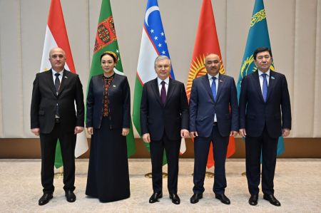Президент Узбекистана принял глав парламентских делегаций стран Центральной Азии