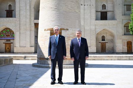 Presidents of Uzbekistan and Kazakhstan pay tribute to Bahauddin Naqshband