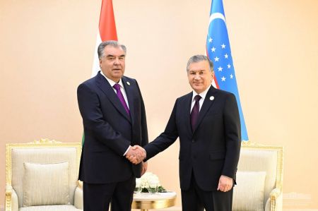 Президенты Узбекистана и Таджикистана отметили важность дальнейшего развития полномасштабного сотрудничества
