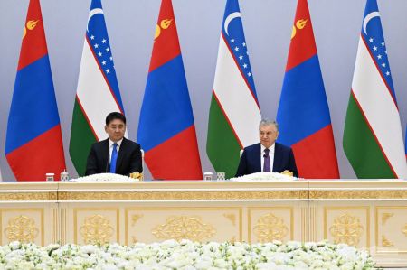 Oʼzbekiston va Moʼgʼuliston Prezidentlari ikki mamlakat ishbilarmonlari bilan uchrashuv oʼtkazdilar Oʼzbekiston va Moʼgʼuliston Prezidentlari ikki mamlakat ishbilarmonlari bilan uchrashuv oʼtkazdilar
