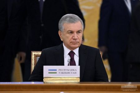 Uzbek President Attends Informal CIS Summit Uzbek President Attends Informal CIS Summit