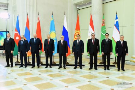 Ўзбекистон Республикаси Президенти МДҲнинг норасмий саммитида иштирок этди