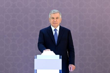 President launches completed projects and starts construction of new facilities in Karakalpakstan