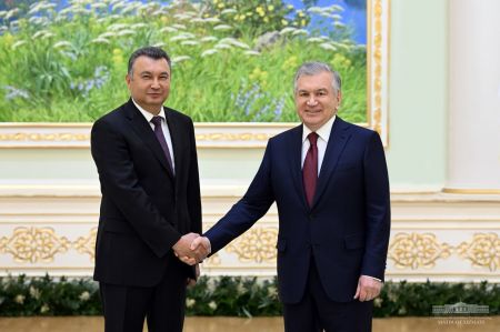 Президент Узбекистана отметил важность дальнейшего расширения практического сотрудничества с Таджикистаном