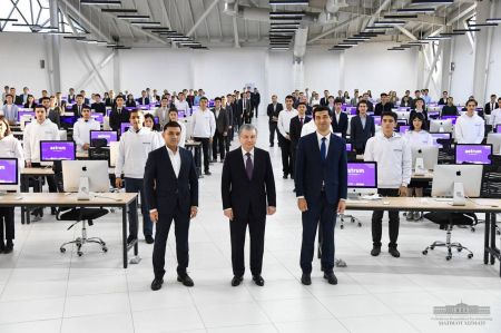 Shavkat Mirziyoyev: Yoshlar siyosati - birinchi o‘rinda