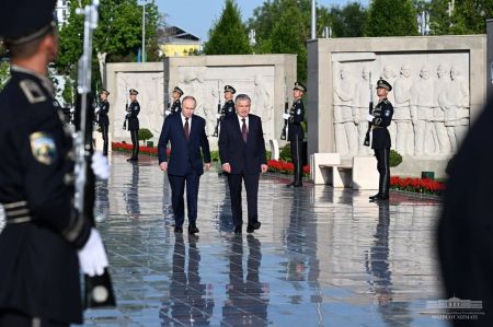 O‘zbekiston va Rossiya Prezidentlari xalqlarimiz jasoratiga hurmat bajo keltirdilar