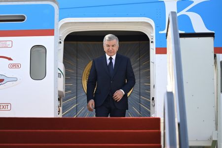 O‘zbekiston Prezidenti Qatarga keldi
