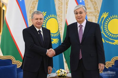Президенты Узбекистана и Казахстана обсудили актуальные вопросы практического взаимодействия Президенты Узбекистана и Казахстана обсудили актуальные вопросы практического взаимодействия