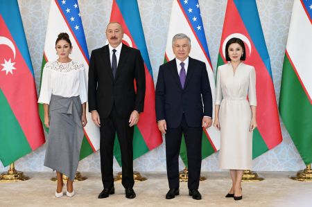 Озарбайжон Президентини тантанали кутиб олиш маросими бўлиб ўтди
