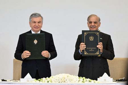 Президент Узбекистана и Премьер-министр Пакистана приняли участие в совместном бизнес-форуме