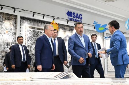 Leaders of Uzbekistan and Kyrgyzstan Visit Major Carpet Factory in Khiva