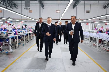 Президент ознакомился с продукцией местного предприятия