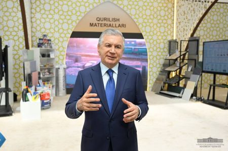 Sanoat mahsulotlari va yangi loyihalar taqdimot qilindi