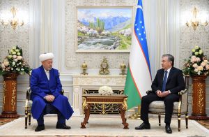 Mufti Usmonkhon Alimov is awarded the El-Yurt Hurmati Order