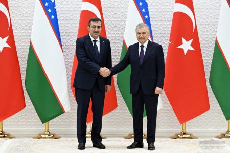 Президент Узбекистана отметил важность дальнейшего расширения многопланового сотрудничества с Турцией