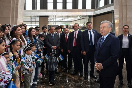 Prezidentimiz Anqarada vatandoshlarimiz bilan suhbatlashdi