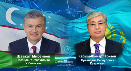 Глава Казахстана искренне поздравил лидера Узбекистана с днем рождения