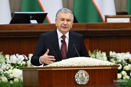 President participates in the session of the Legislative Chamber