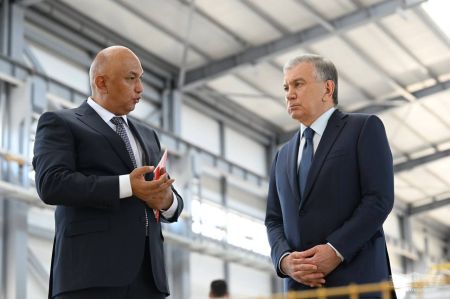 Uzbek President Visits Large Manufacturing Company in Tashkent
