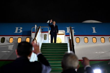Президент Узбекистана завершил рабочий визит в Азербайджан