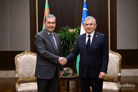 O‘zbekiston Prezidenti Turkman xalqining milliy yetakchisi, Turkmaniston Xalq Maslahati Raisi bilan uchrashdi