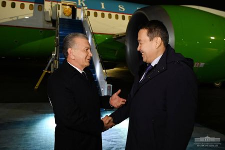 Uzbek President Arrives in Astana