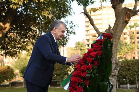 Shavkat Mirziyoyev Lays Flowers at the Ahmad Farghani Monument