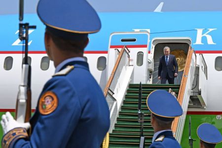 Президент Узбекистана прибыл в Баку Президент Узбекистана прибыл в Баку