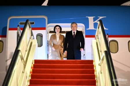 Uzbek President Arrives in Beijing