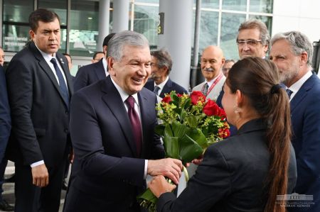 Президент Узбекистана посетил выставку текстильного машиностроения ITMA 2023