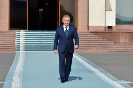 Президент Узбекистана отбыл в Душанбе